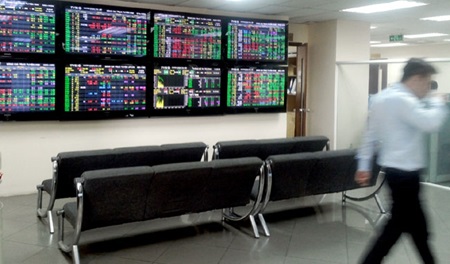 Vietnamese shares gain on TPP hopes progress